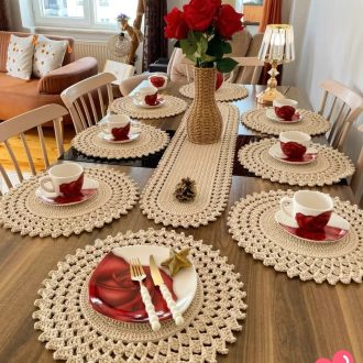 table runners and table cloths